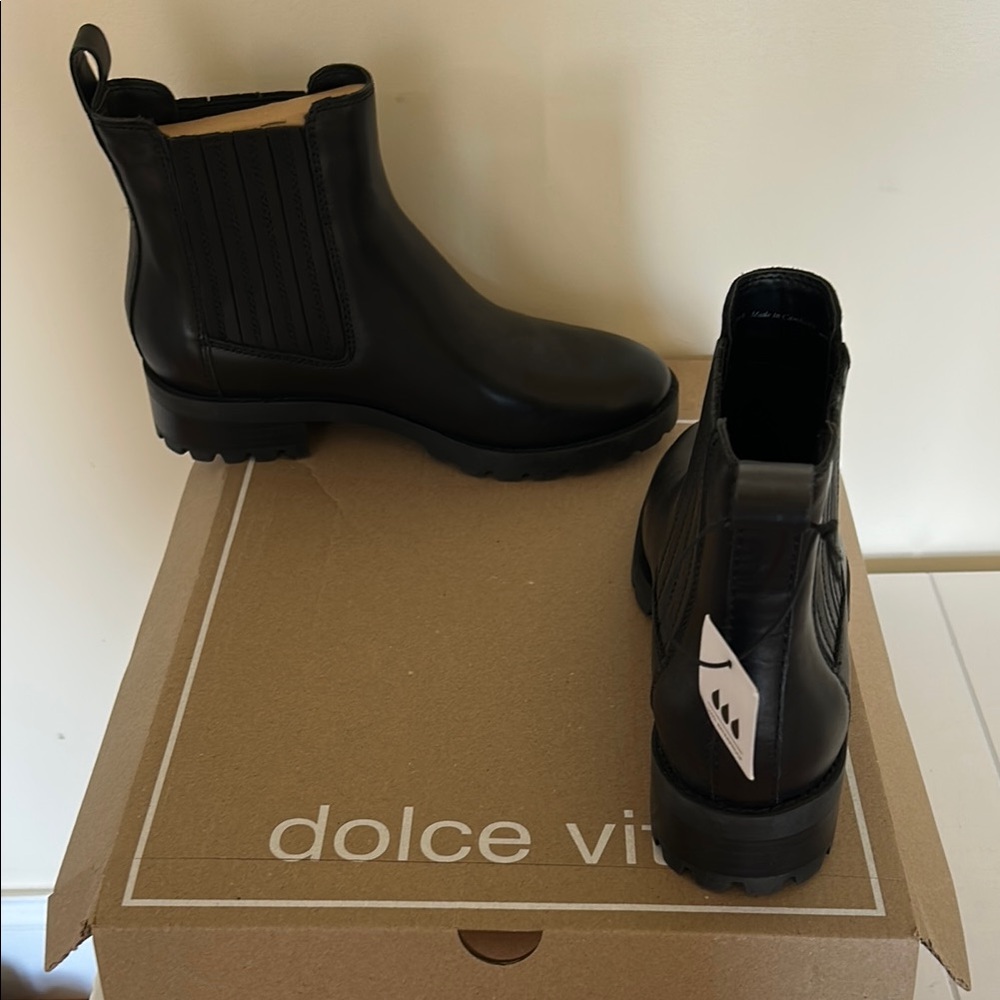 Dolce Vita Black Leather Chelsea Ankle Boots - Picture 2 of 4